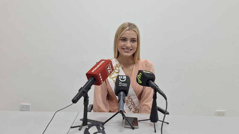 Azul Antolinez brindó una conferencia
