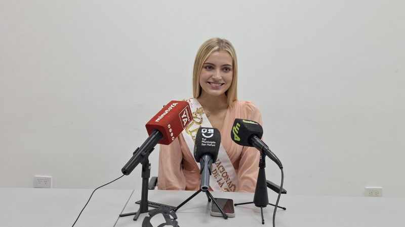 Azul Antolinez brindó una conferencia