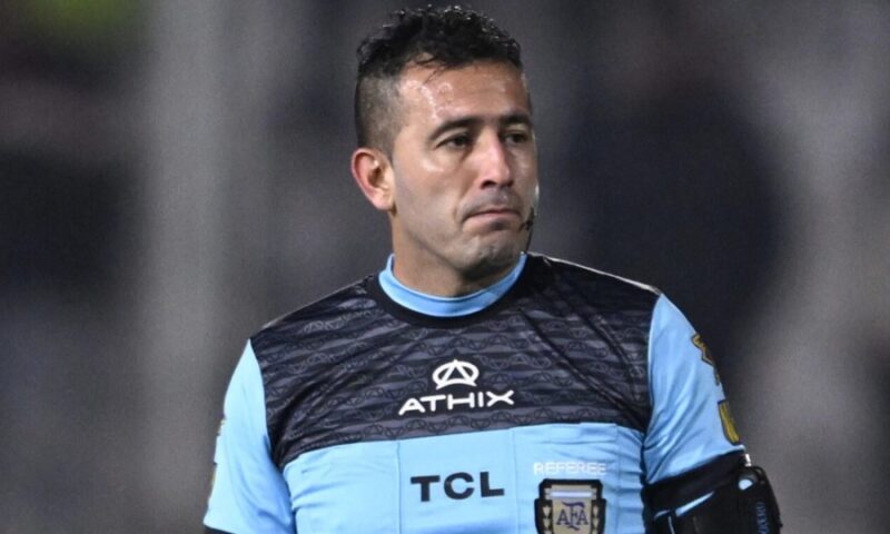 Denunciaron penalmente al árbitro Luis Lobo Medina, acusado de arreglar partidos