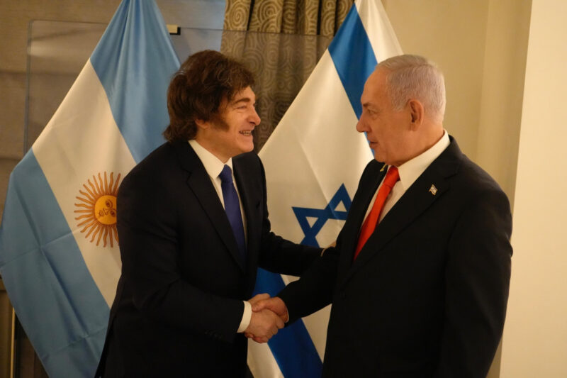 Guerra en Medio Oriente: Milei participará del acto por el atentado a la Embajada de Israel