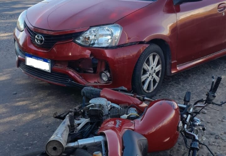 Motociclista lesionado luego de un choque