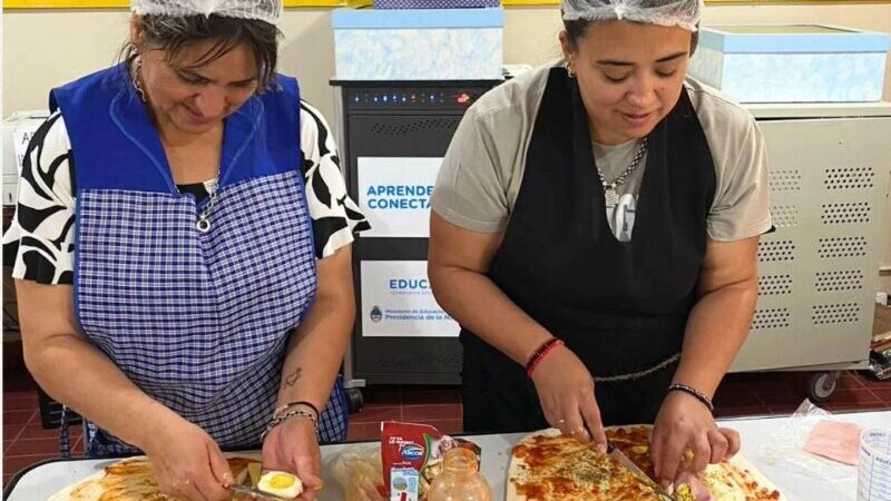 El municipio ofrece talleres cortos e itinerantes de tapicería y cocina