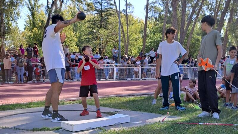 Más de 200 chicos en el torneo de Mini Atetismo en el Poli 1