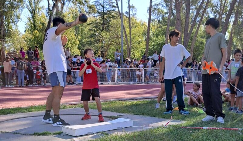 Más de 200 chicos en el torneo de Mini Atetismo en el Poli 1