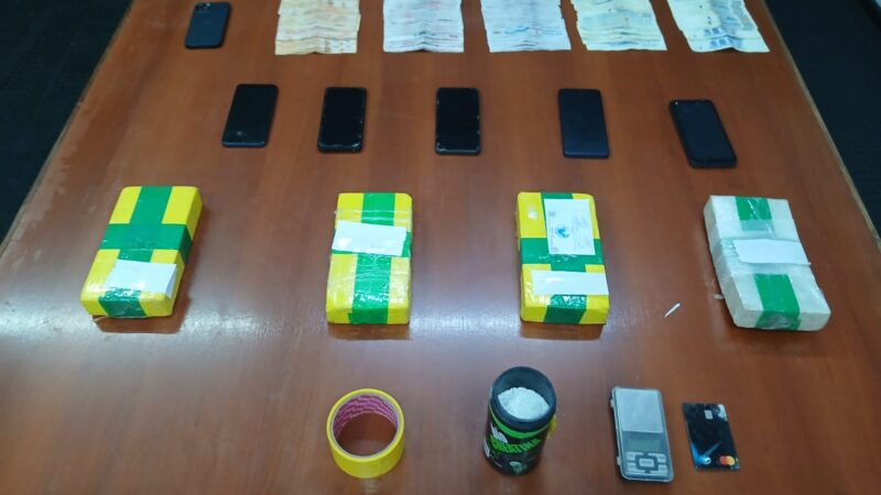 Diez allanamientos y cinco detenidos: desarticularon una organización que traficaba droga desde el norte hacia el sur del país