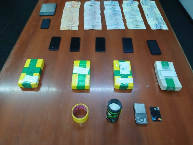 Diez allanamientos y cinco detenidos: desarticularon una organización que traficaba droga desde el norte hacia el sur del país