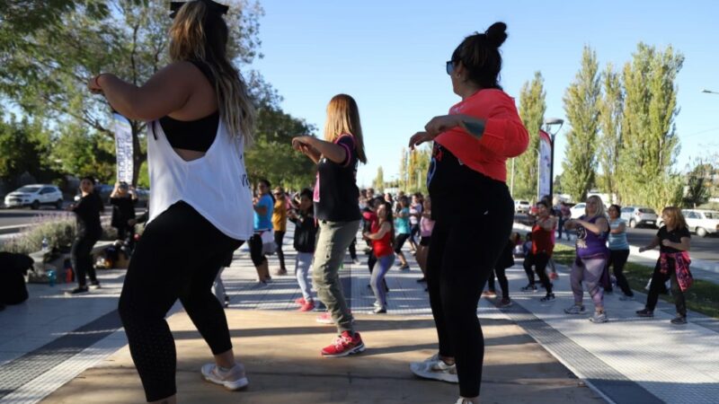 Clases de zumba: el municipio invita todos los sábados en el Poli 1