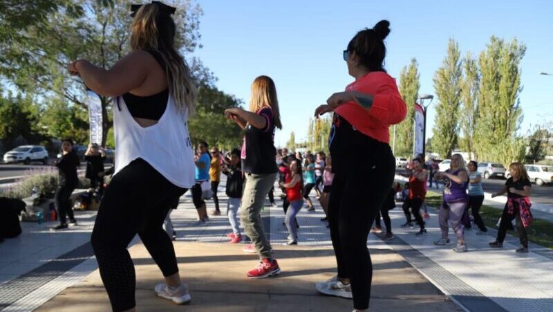 Clases de zumba: el municipio invita todos los sábados en el Poli 1