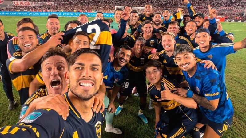 Con un polémico arbitraje y con un penal de Paredes, Boca le ganó a River en el Monumental