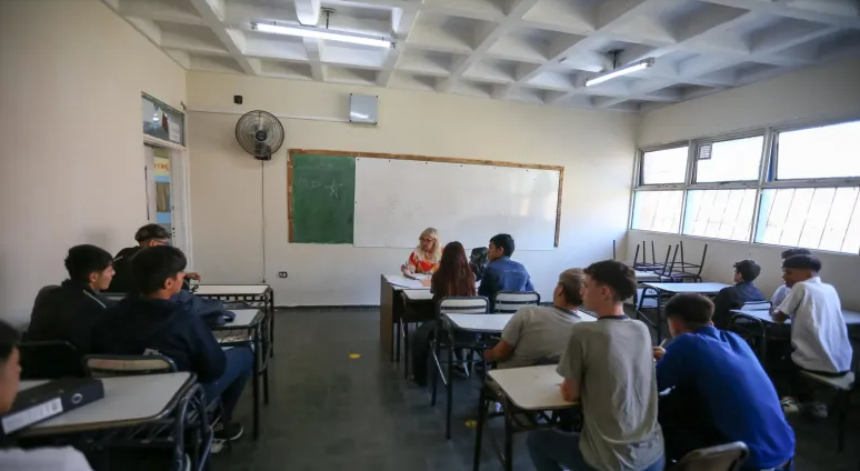 La DGE confirmó la continuidad de becas para carreras prioritarias: cuáles son y quiénes pueden inscribirse