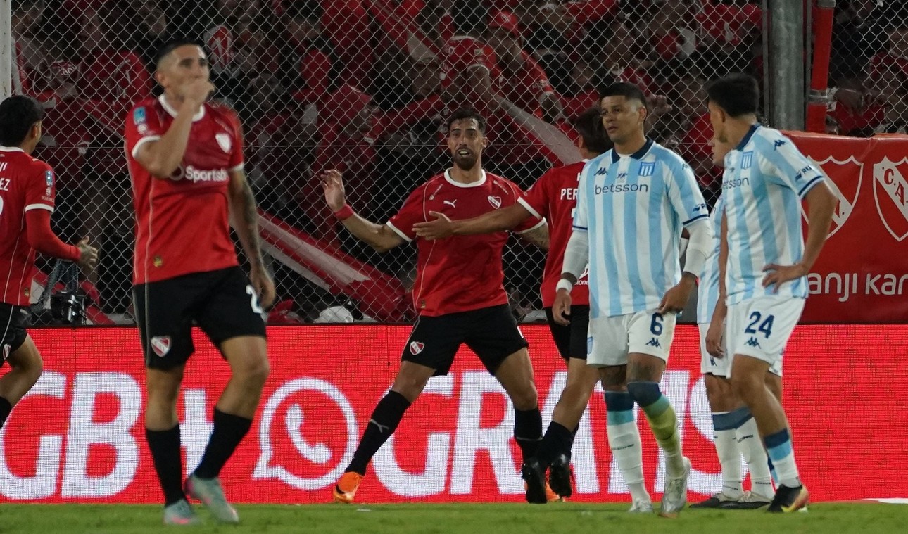 En un dramático partido, Independiente le ganó a Racing y se quedó con el clásico de Avellaneda