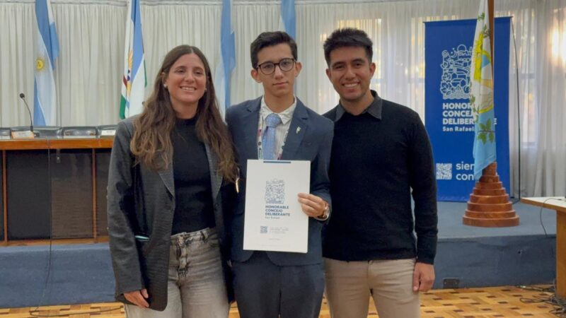 Jóvenes y democracia: estudiantes mendocinos se vinculan con la gestión pública