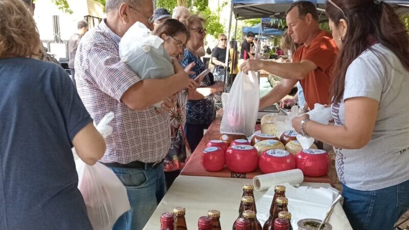 La Feria Franca recibe a la escuela Martín Güemes de La Llave con todos sus productos