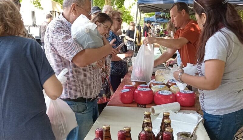 La Feria Franca recibe a la escuela Martín Güemes de La Llave con todos sus productos