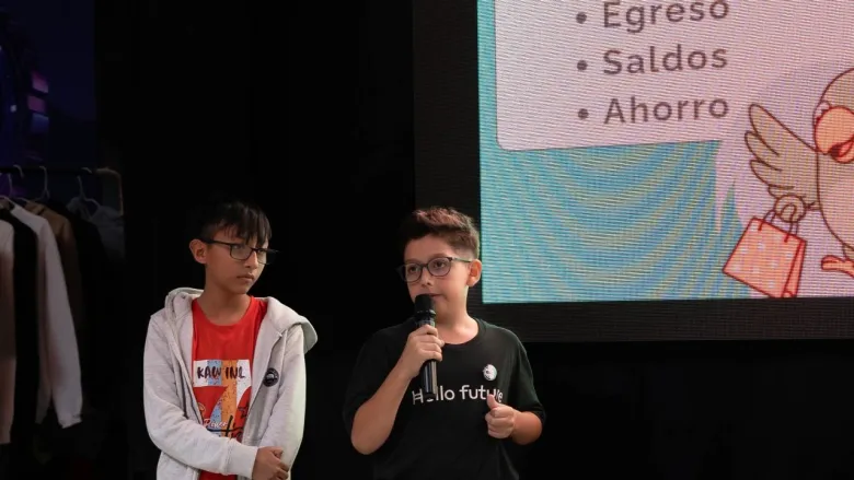 Con 10 años, un niño mendocino creó una app que enseña a manejar el dinero y ahorrar