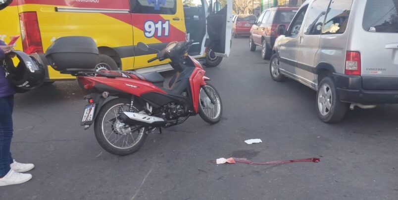 Un peatón resultó gravemente lesionado tras ser atropellado por una motocicleta