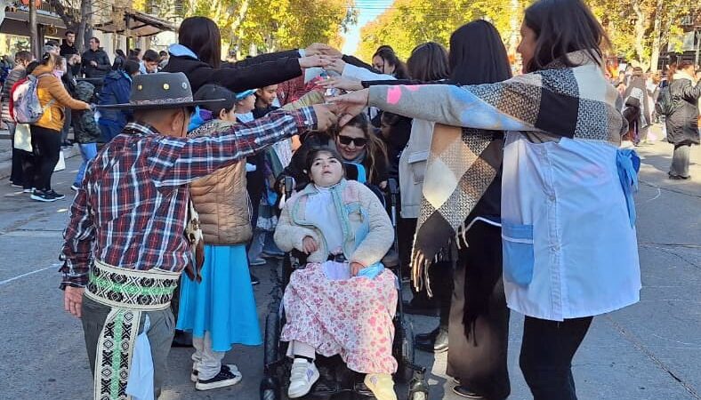 El municipio acompañó a la escuela IRIS en una nueva edición del pericón inclusivo