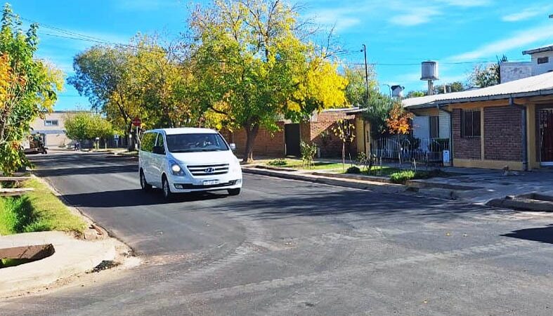 El plan de asfalto municipal llegó a las calles del barrio AMSA