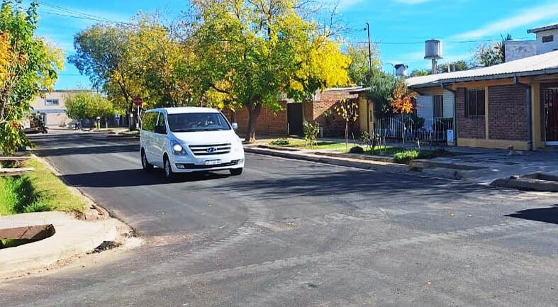 El plan de asfalto municipal llegó a las calles del barrio AMSA