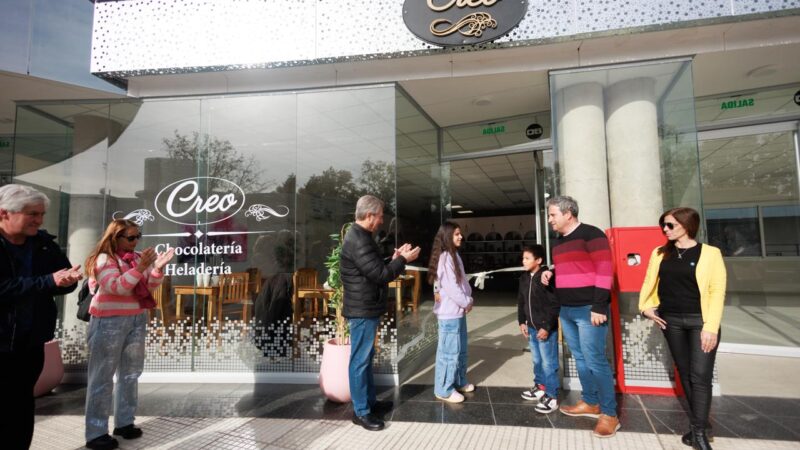 Ex terminal: comienzan a abrir locales y el intendente compartió la inauguración de uno de ellos