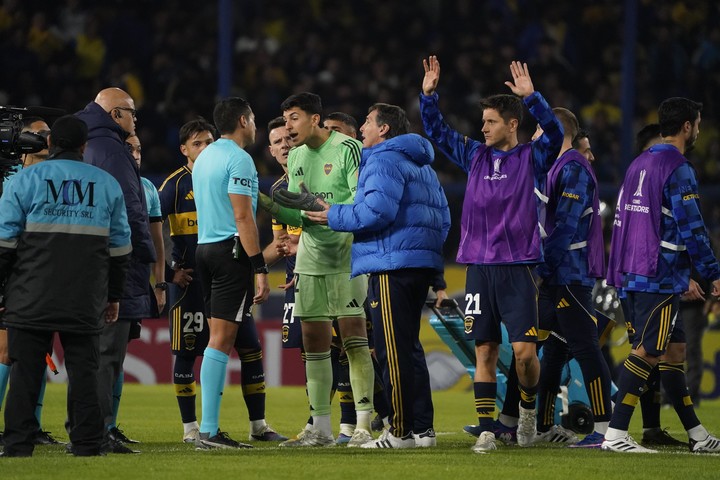 Boca en llamas: polémico empate y complicado en la Copa