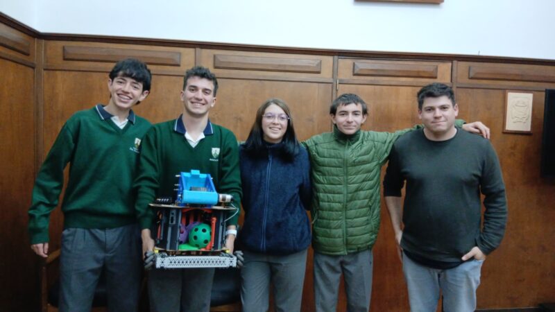 El intendente recibió a alumnos sanrafaelinos que participarán de una competencia robótica en Paises Bajos