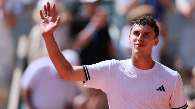 Juan Manuel Cerúndolo dio el batacazo en Roland Garros: eliminó a Jannik Sinner 1° del mundo