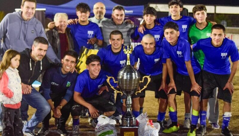 Los chicos del Iaccarini son campeones del torneo de fútbol Jonatán Pérez