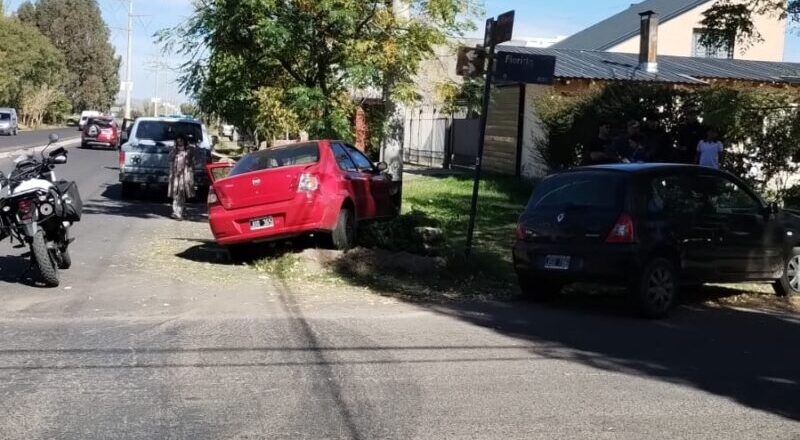 Dos mujeres lesionadas luego de un choque