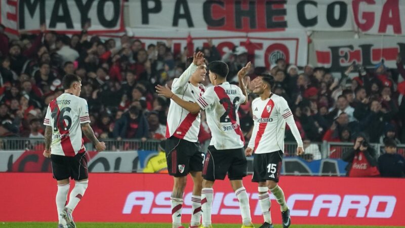 Un bravo River eliminó a Rosario Central en el Monumental y quedó a un paso del título