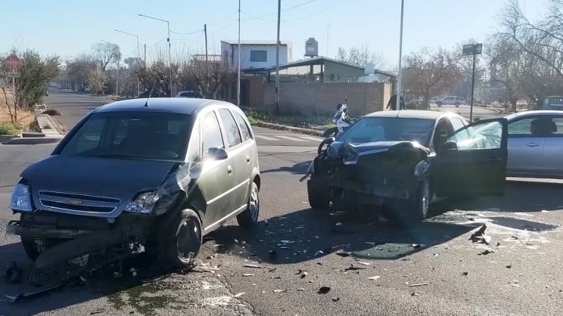 Un hombre lesionado luego de un choque