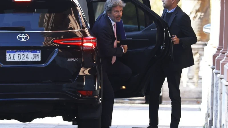 Milei elimina controles en la designación de jueces de la Corte Suprema en medio del escándalo Adorni