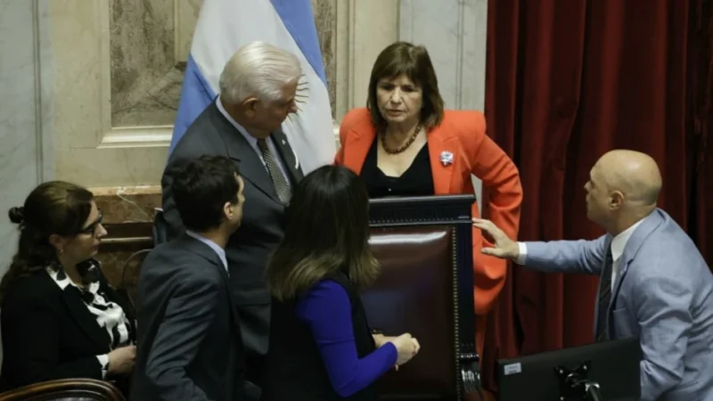 Bronca de los senadores libertarios porque Adorni los citó a la Casa Rosada