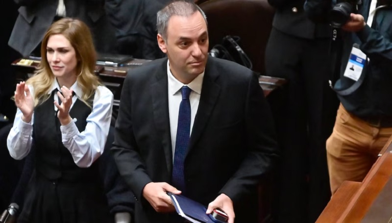 El PRO exigió la presentación de Adorni en el Congreso y reclamó: “Podría resolver esta situación renunciando”
