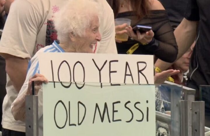 100 años, un cartel para Messi y millones de vistas: quién es Granny Smith, la fan que se robó el Mundial
