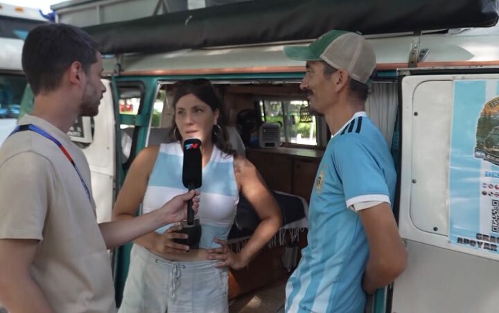 Viven hace ocho años en una combi, llegaron al Mundial sin entradas y un desconocido les cumplió el sueño: “Fue magia”