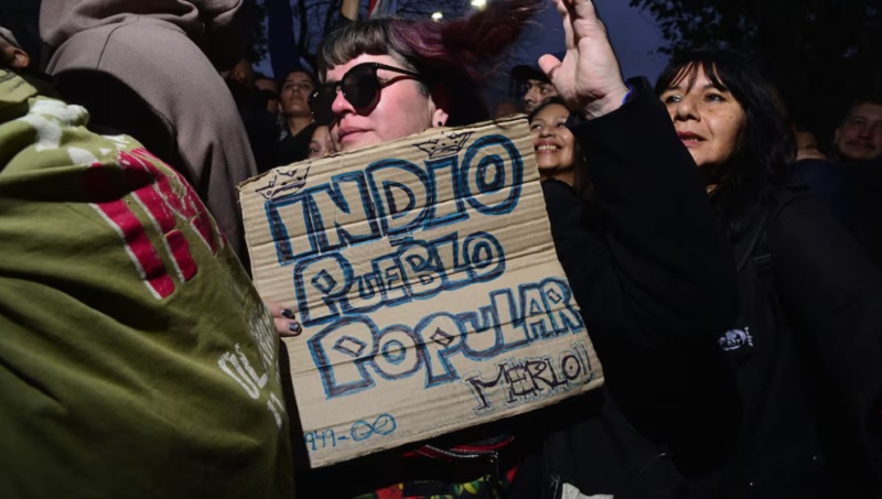 El mensaje político de una multitud unida en el histórico velatorio al Indio Solari y los síntomas de una Argentina rota