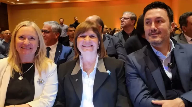 En Mendoza, Bullrich confirmó que ofreció su renuncia al bloque y le bajó el tono al conflicto