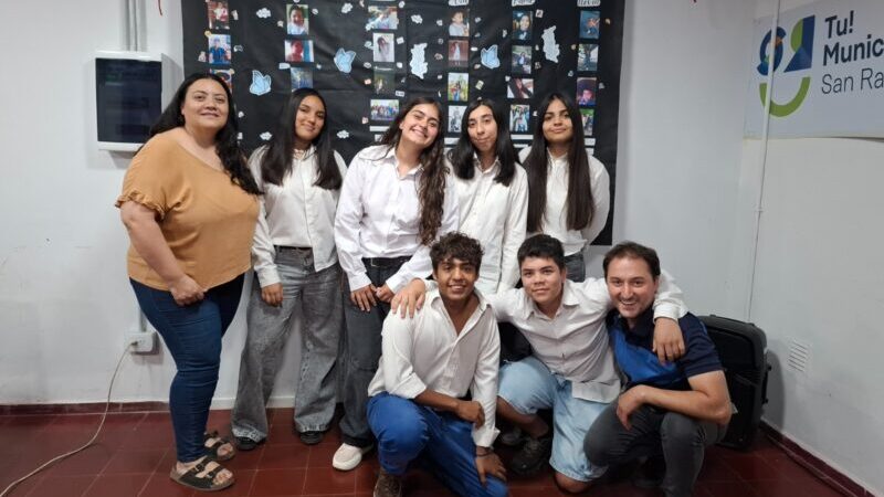 Estudiantes impulsan un emprendimiento para crear un novedoso sistema inteligente orientado a productores viveristas
