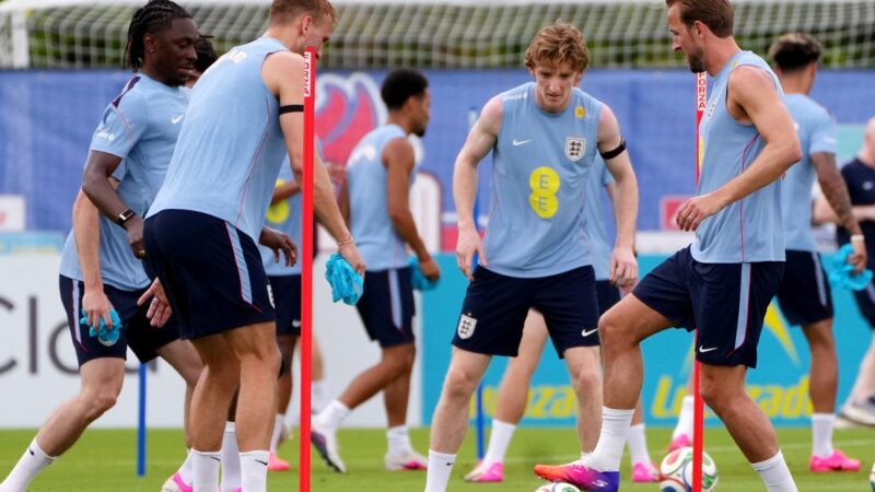 Desvalijaron a la Selección de Inglaterra horas antes de debutar en el Mundial: tendrá que comprar botines de urgencia para jugar