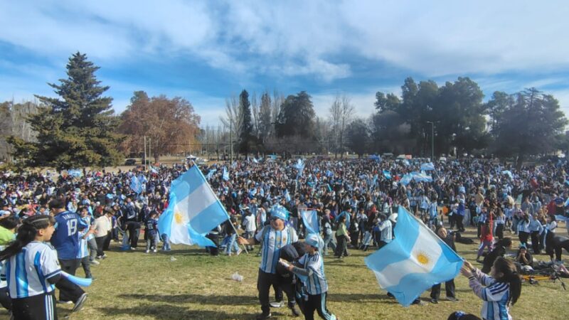 Hoy: Argentina – Inglaterra en la pantalla gigante del Parque Yrigoyen