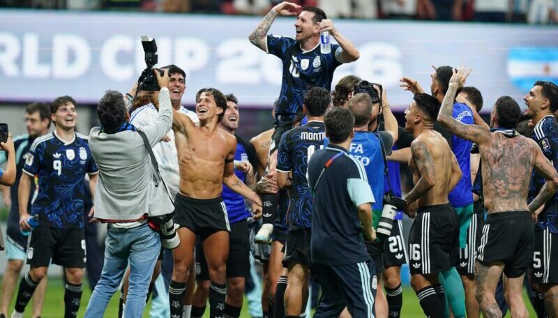 Un premio a la mejor Selección de la historia Argentina está otra vez en la final luego de un triunfo histórico, emocionante.