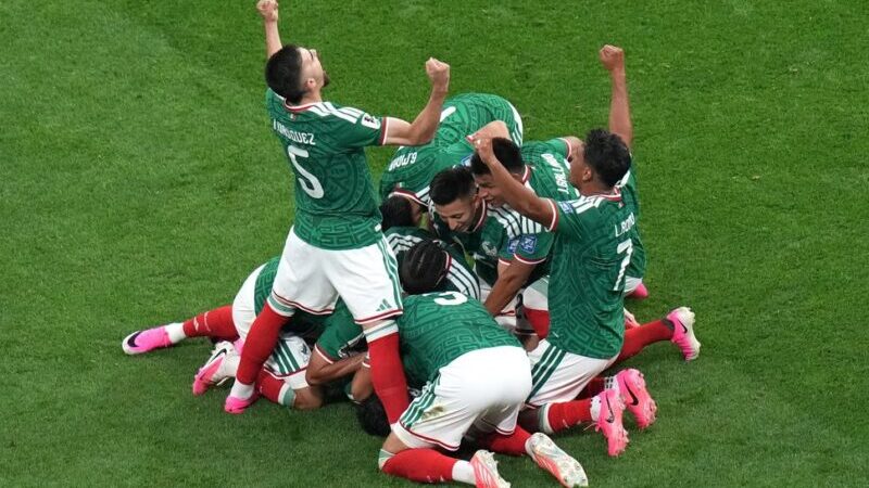 México se sacó de encima a Ecuador