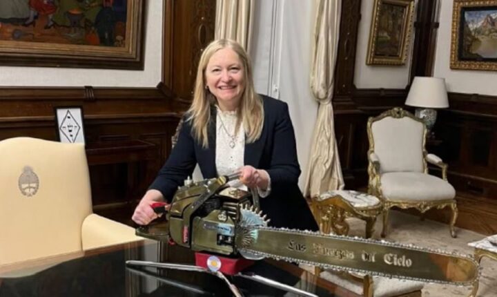 Francia declaró “persona no grata” a Hebe Casado, vicegobernadora de Mendoza, por racismo
