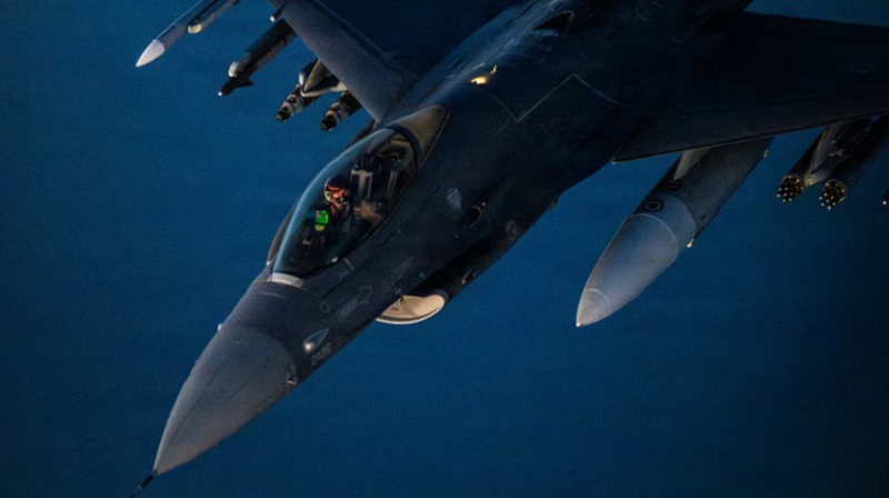 Estados Unidos lanzó la cuarta ola de ataques contra Irán y comenzó el bloqueo naval sobre sus puertos y costas
