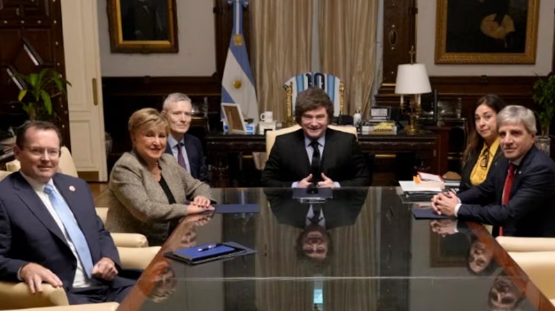 Milei le abrió la Casa Rosada a Georgieva: la recibió en su despacho y luego fue el turno del Gabinete ampliado