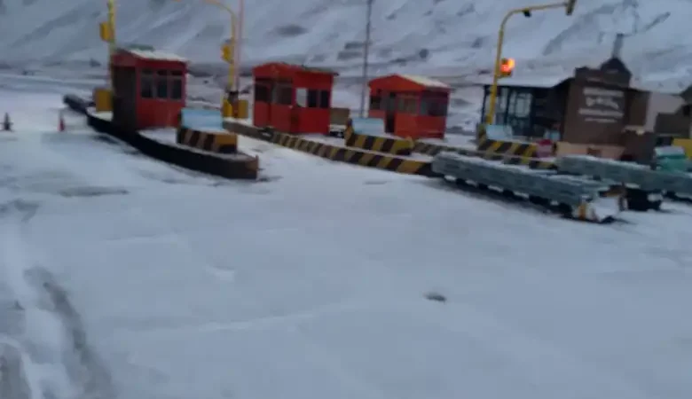 Extendieron el alerta por nevadas: hasta cuándo podría estar cerrado el paso a Chile