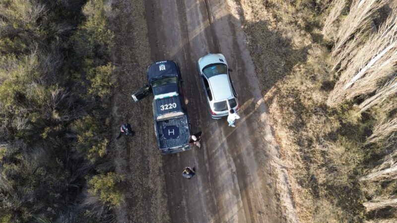La Policía Rural detuvo a un hombre mientras faenaba un caballo y busca a un segundo sospechoso en General Alvear