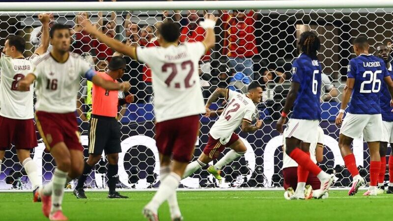 España bailó a la máquina francesa y está en la final