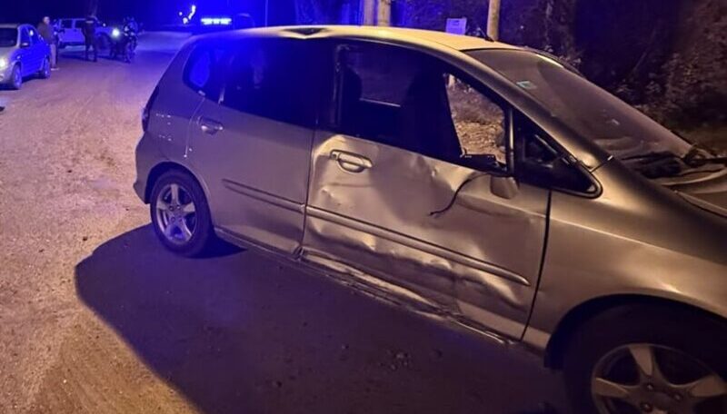 Triple choque con un motociclista herido de gravedad